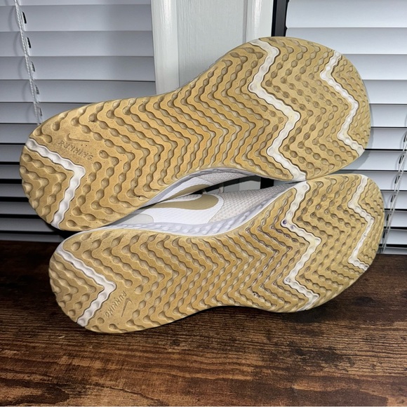 Nike Revolution 5 White Gold Women’s Running Sneaker Shoes Size 9.5 BQ3207-108 - Picture 9 of 9